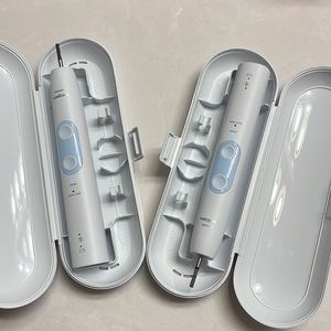 LAST CHANCE!!! Set of 2 Sonicare Protective Clean Toothbrushes w/ Travel Case